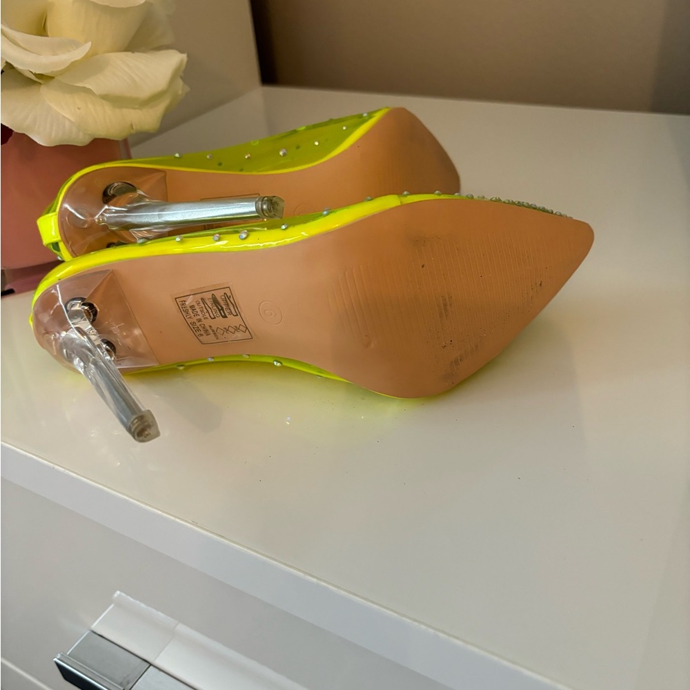 Heels - Picture 2 of 5